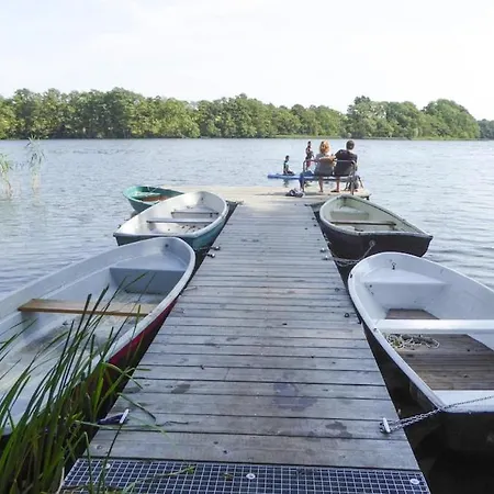 Bungalow Am See Mit Ruderboot In * Klein Labenz