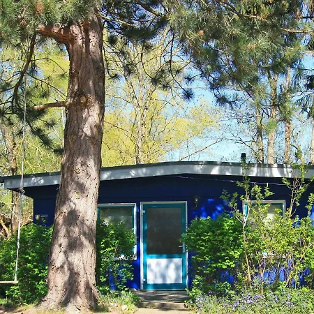 Prázdninový dům Bungalow Am See Mit Ruderboot In *