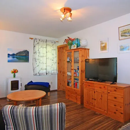 Bungalow Am See Mit Ruderboot In *