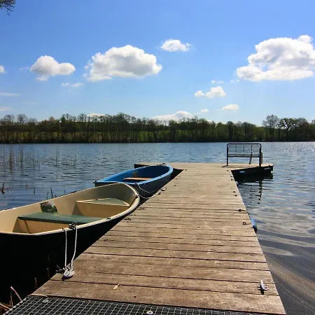 Bungalow Am See Mit Ruderboot In Prázdninový dům Klein Labenz